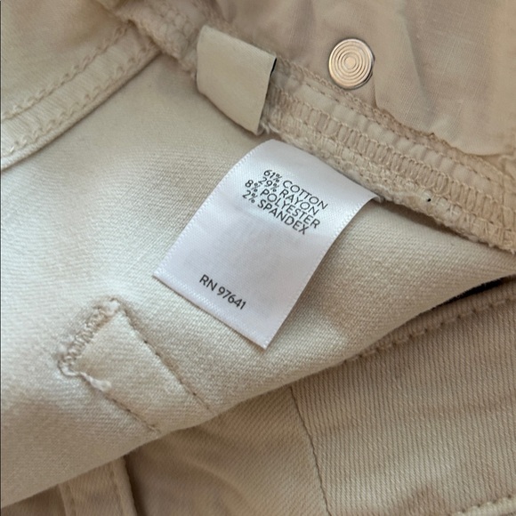 J. Jill Cream Denim Demi-boot cut Boot-Cut Ankle jeans. Size 10. Mid rise. EUC. - Picture 4 of 11